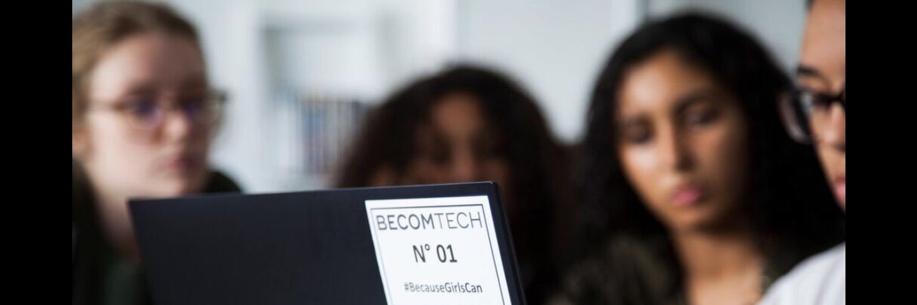 Dorothee Roch banner