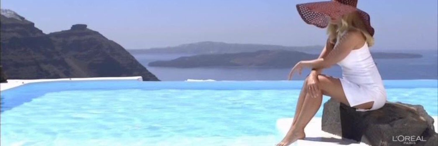 Eleni_meneg's profile banner image