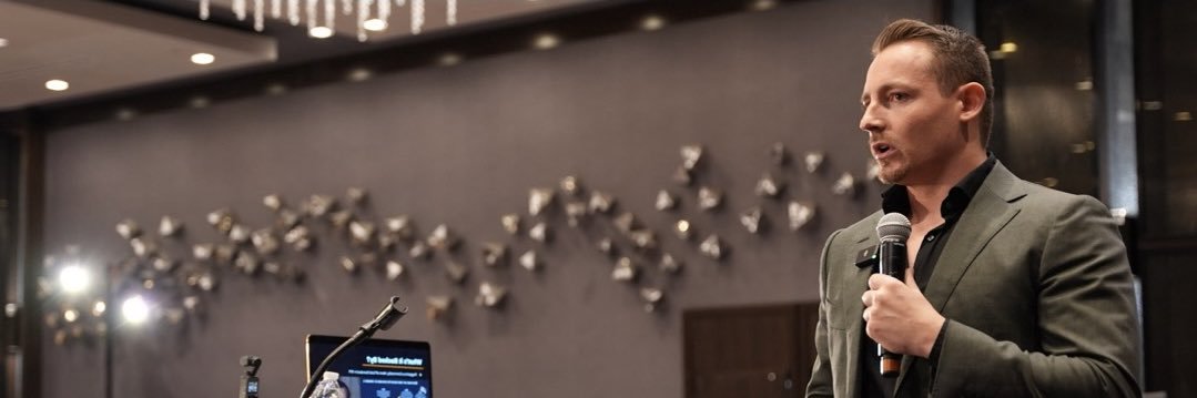 robertjmiller_'s profile banner image