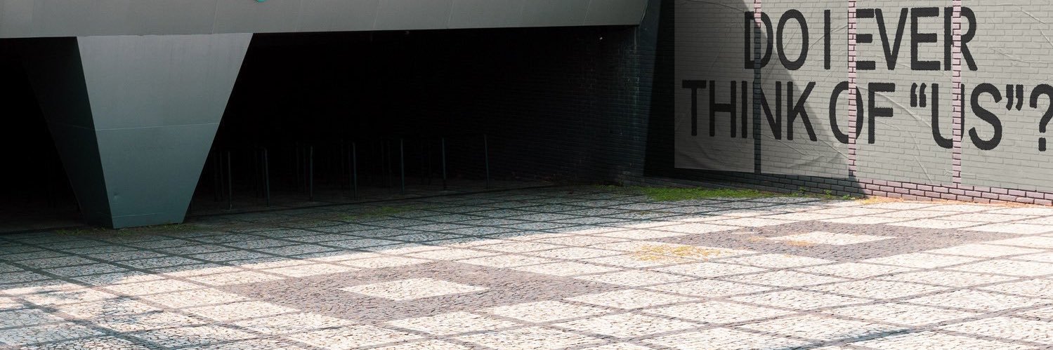 𝐭 banner