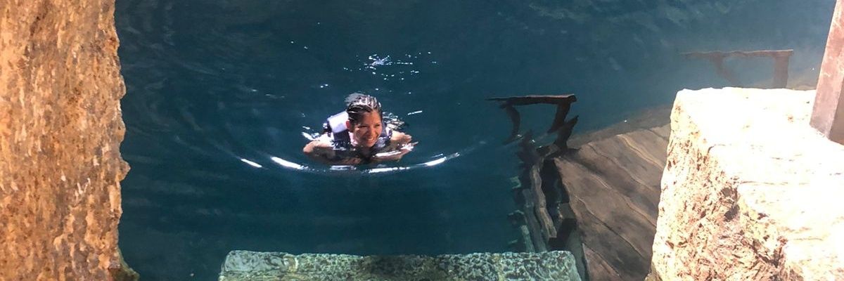 edith_eyeyo's profile banner image