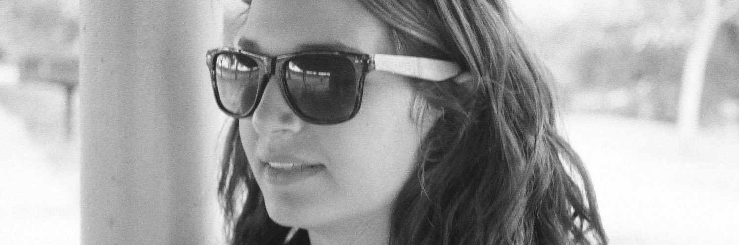Victoria Davis banner