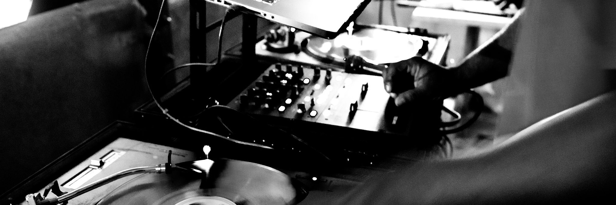 djhump's profile banner image