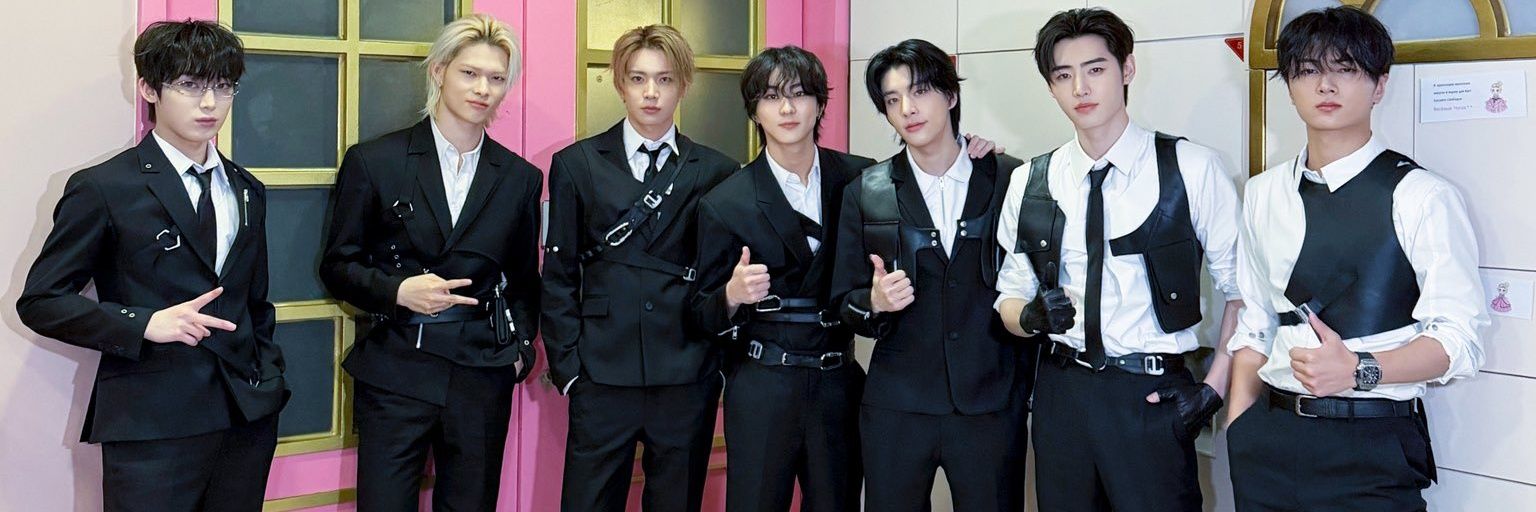 heeseuuign's profile banner image