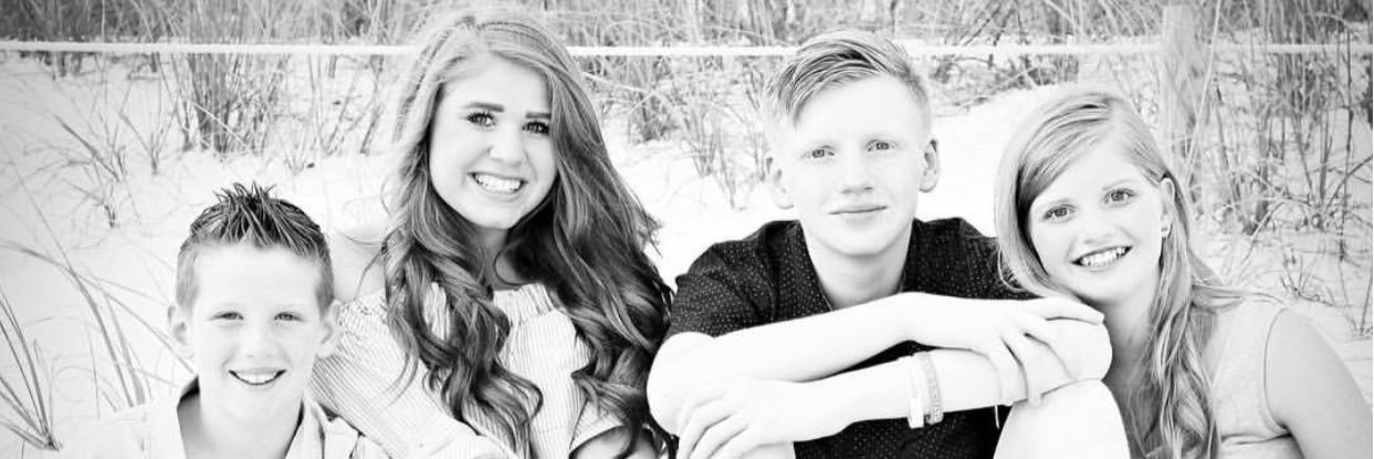 fourmunkees's profile banner image