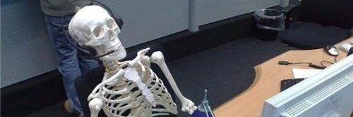 Lazybones ha muerto banner