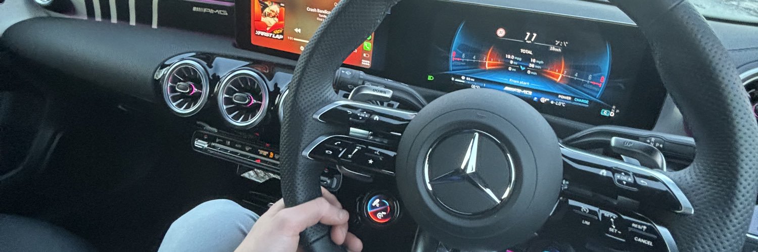 r y a n  h o w e banner