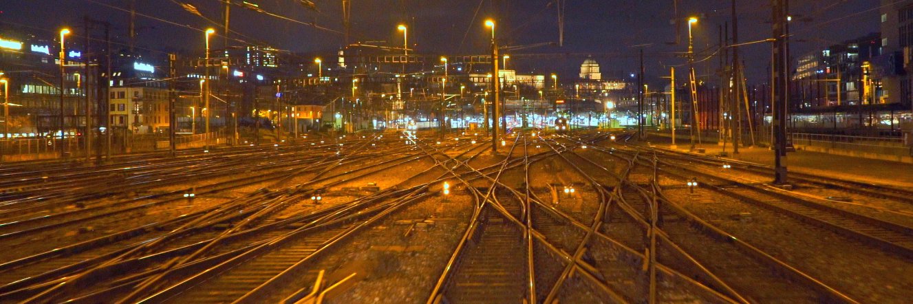 綾繁重工@iso8.tv banner