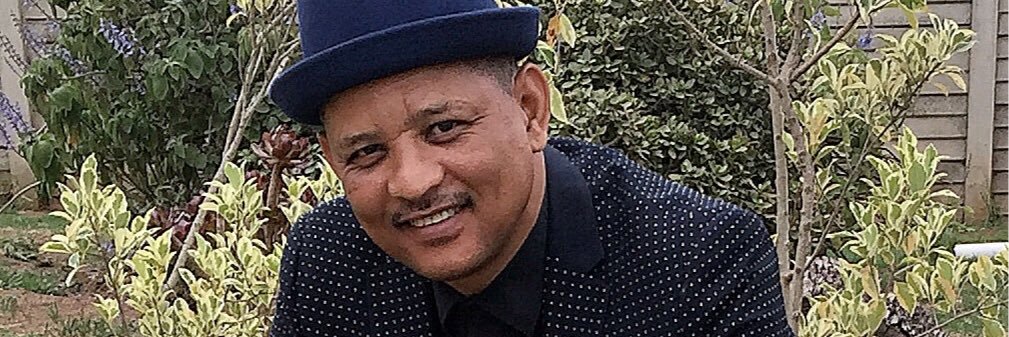 ellosimon's profile banner image
