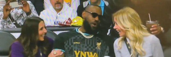 vMomooo_ Profile Banner