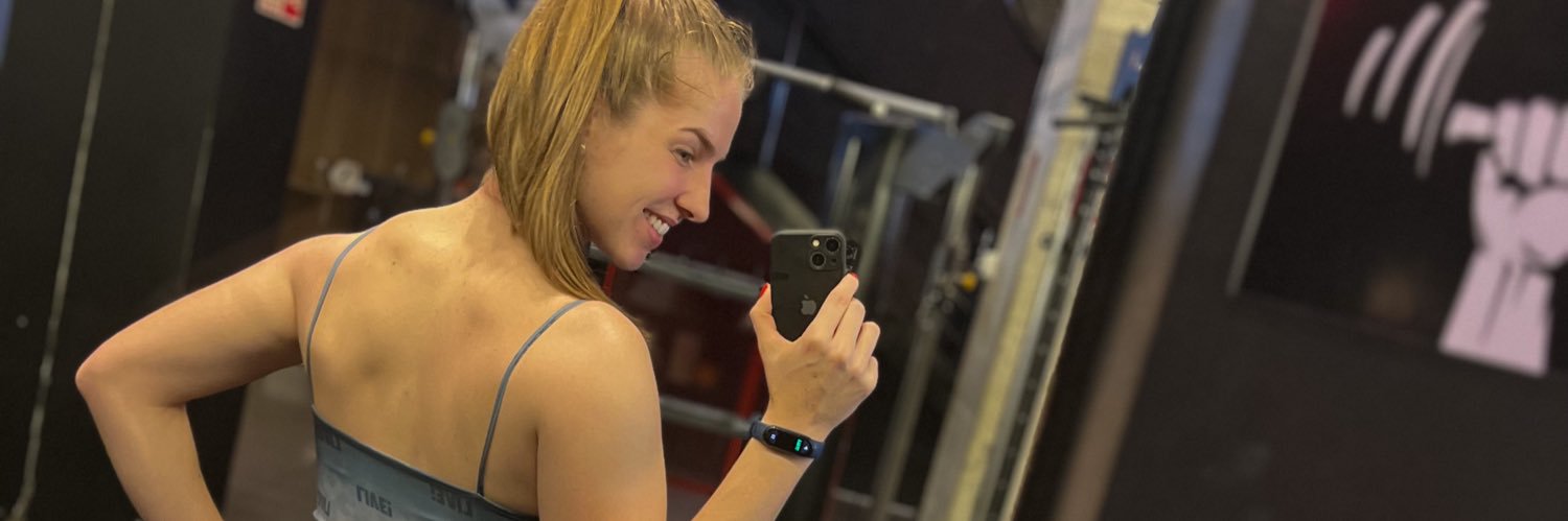vanessaawenzel's profile banner image