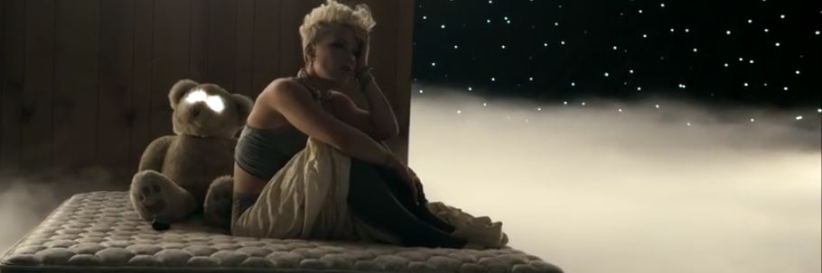 Paula_PR20's profile banner image