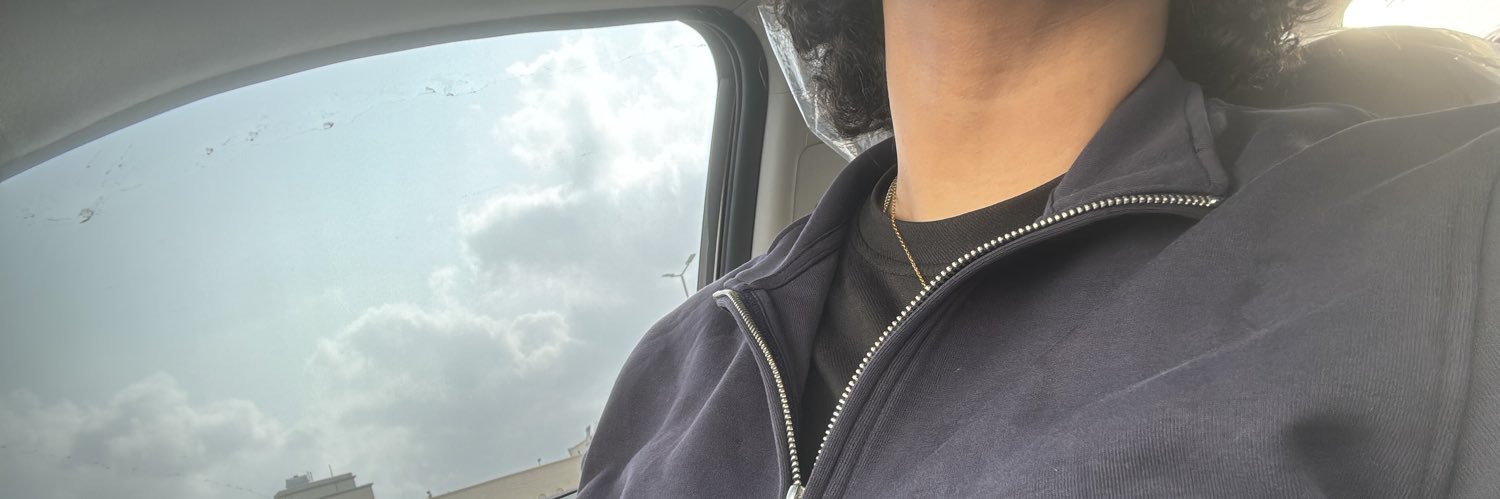 yzb4's profile banner image