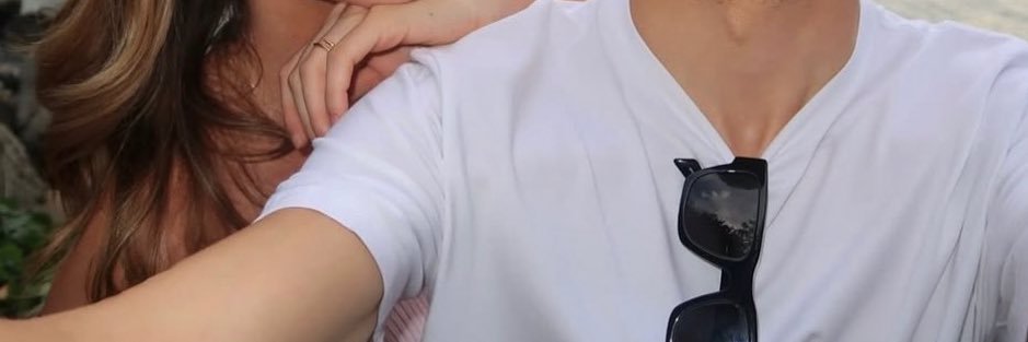 F banner