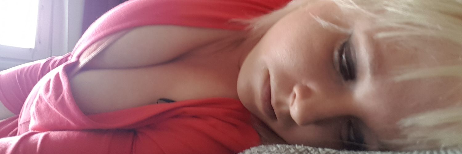 arebeccadesiree's profile banner image