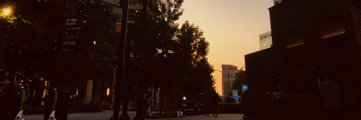 lil snuzi vert banner