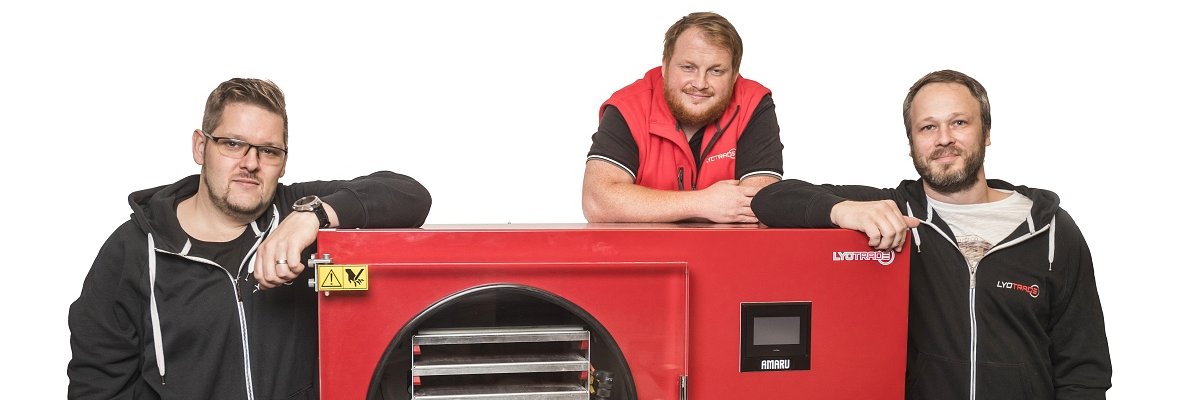 Lyotrade's profile banner image