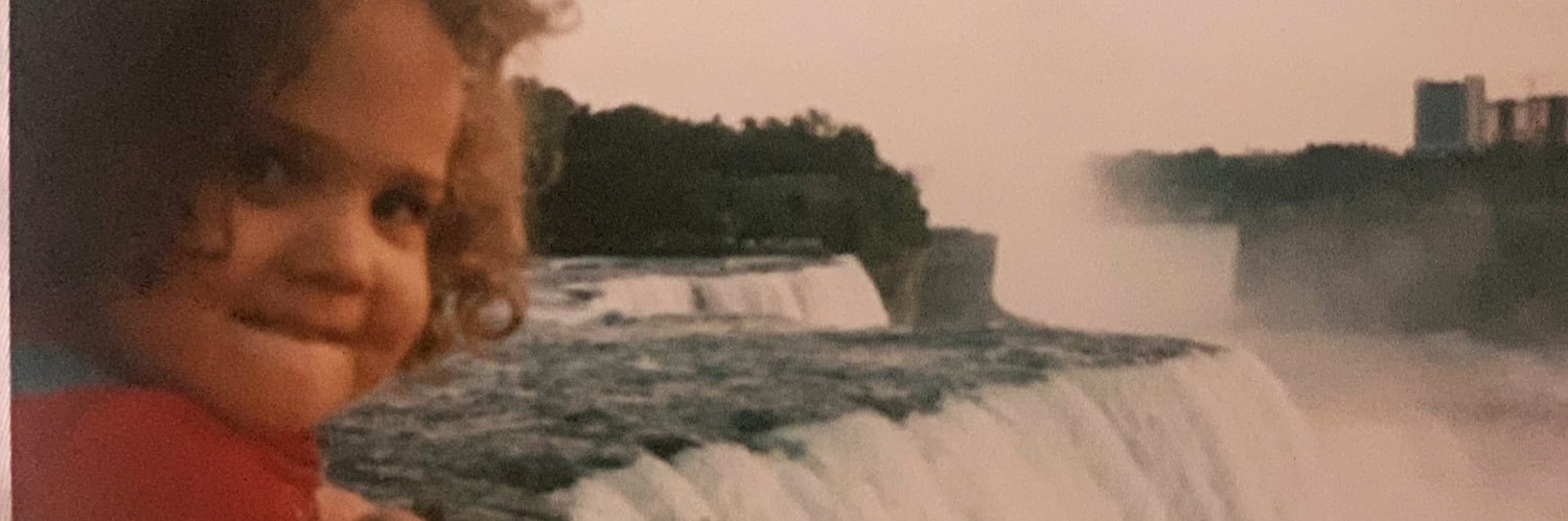 _emdez's profile banner image