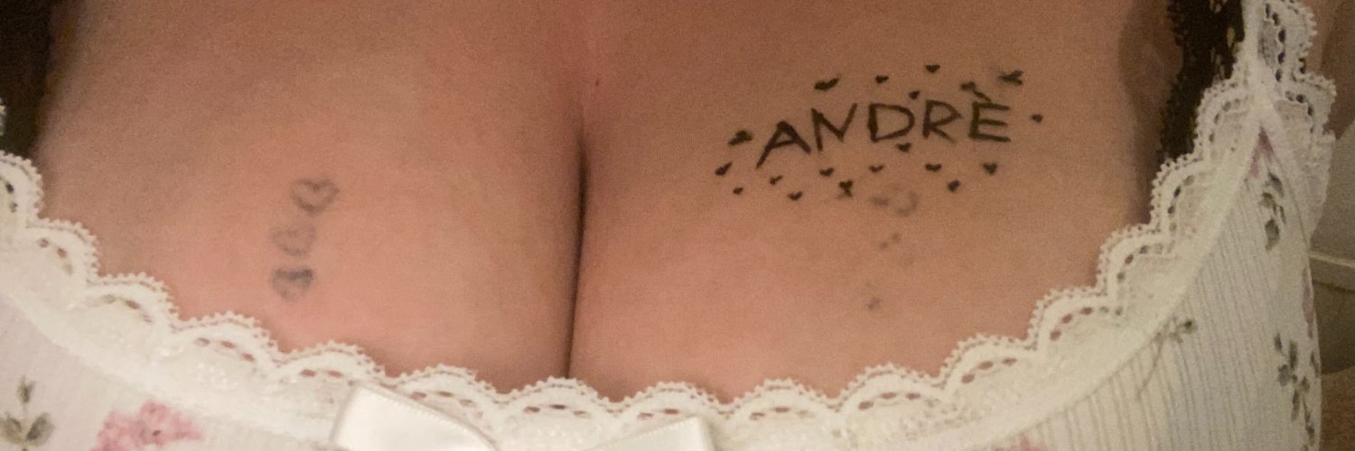 André banner