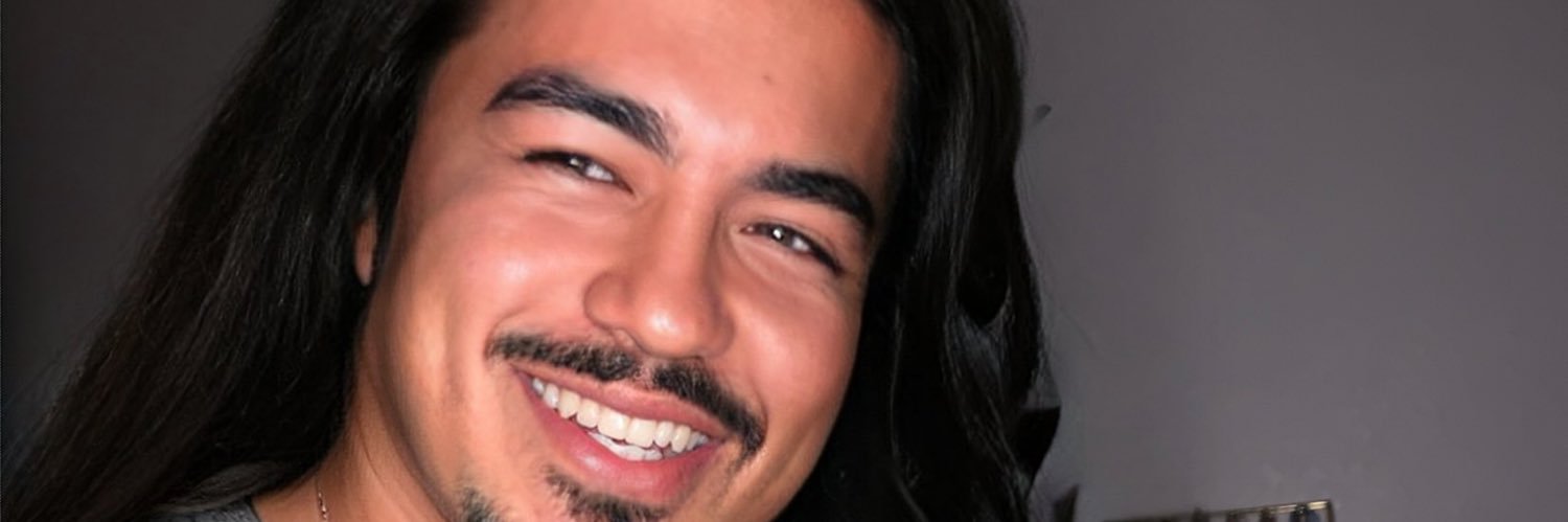 okayelian's profile banner image