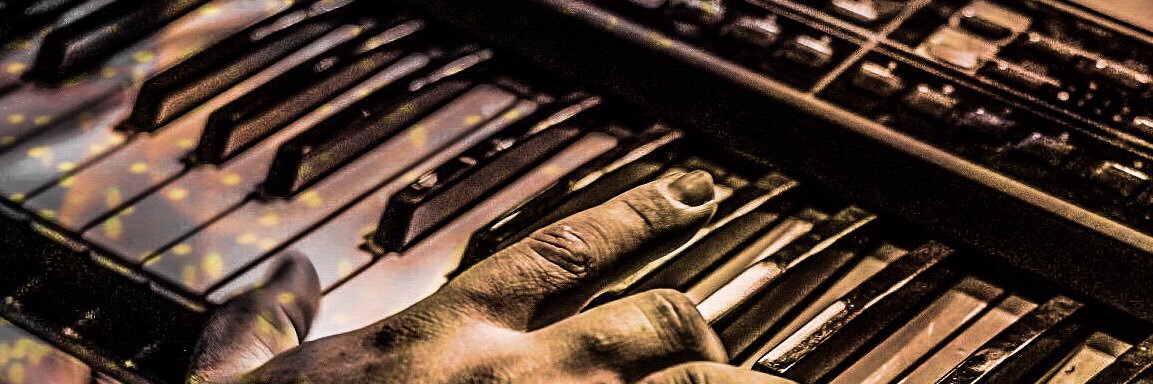 TOMaRoNa's profile banner image