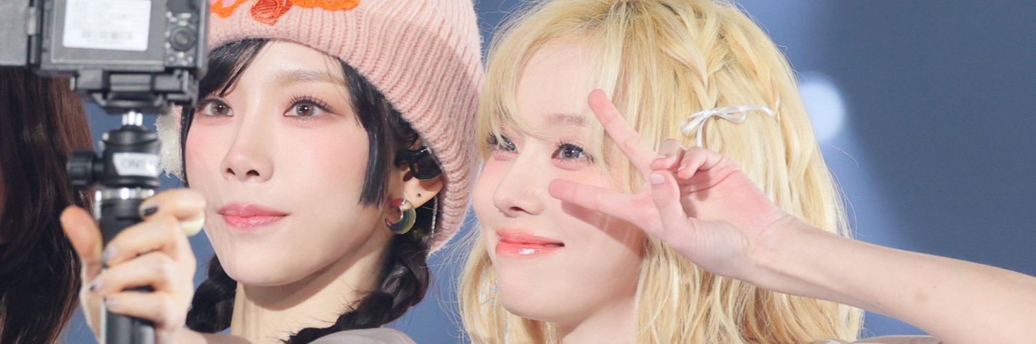 Janivanis🐱🐾 banner
