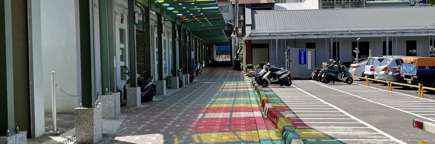 改走本行財務經濟的萊恩 banner