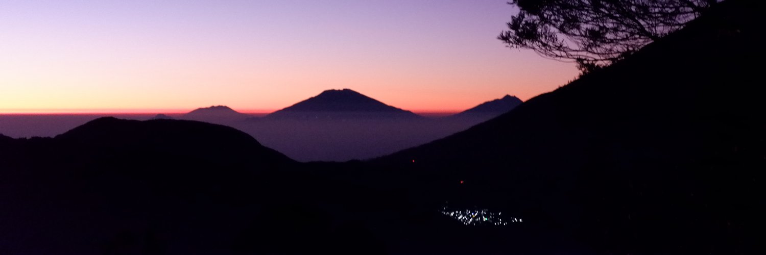 snovra's profile banner image