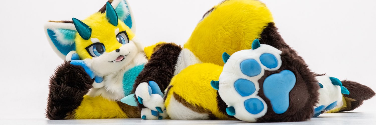 utenbell's profile banner image