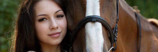 Mira_Moore3 Profile Banner