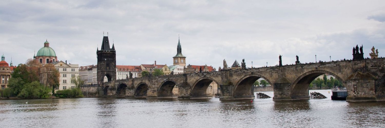 Radio Prag International banner