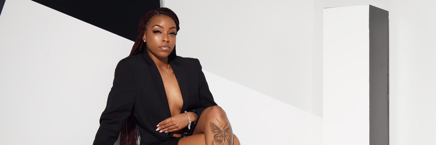 MiaBarrett15's profile banner image