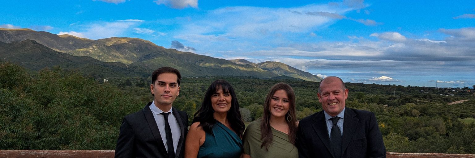 santiriera_'s profile banner image