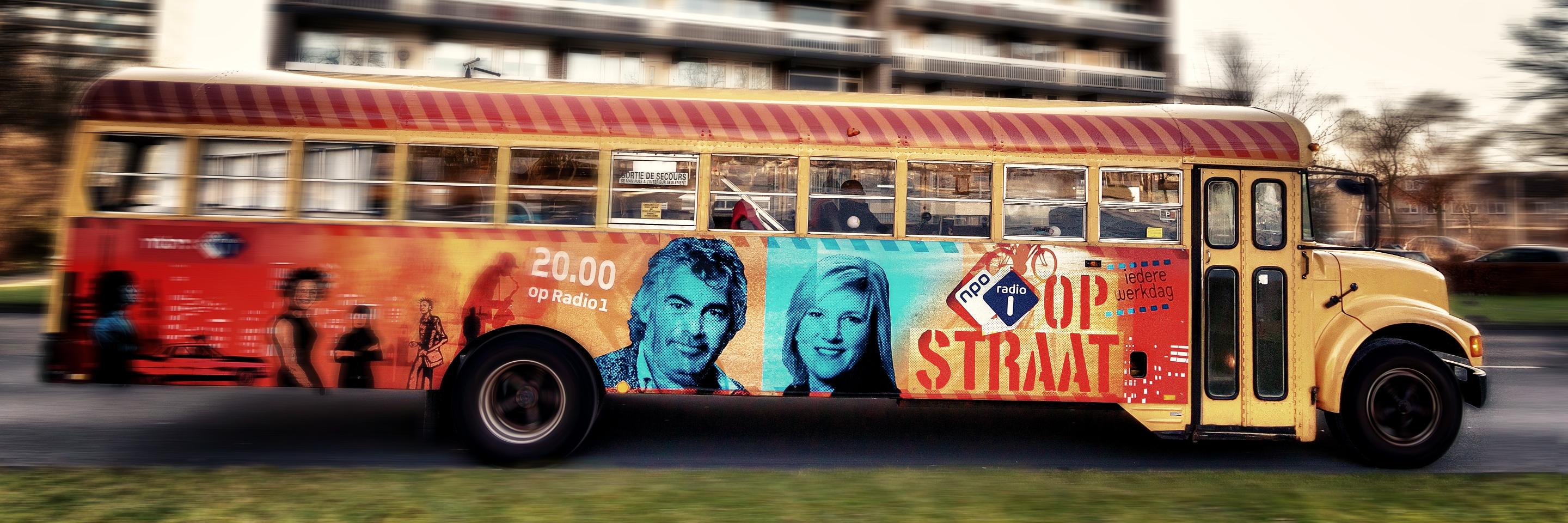 1 Op Straat: Radio 1 banner
