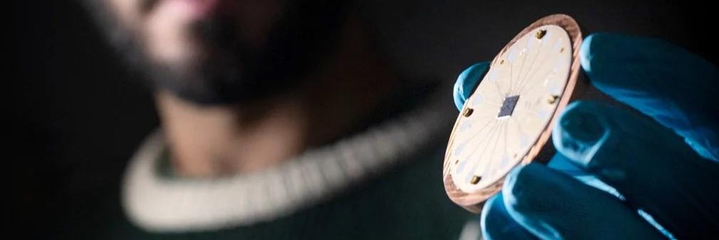Daniel Pérez banner