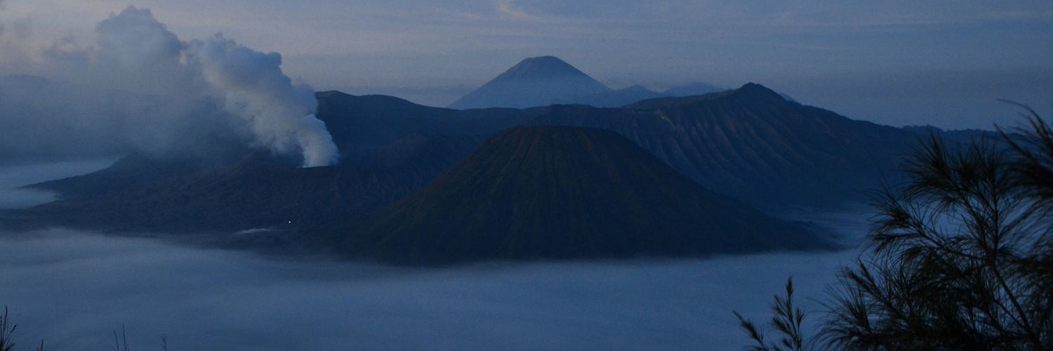 si_heroe's profile banner image