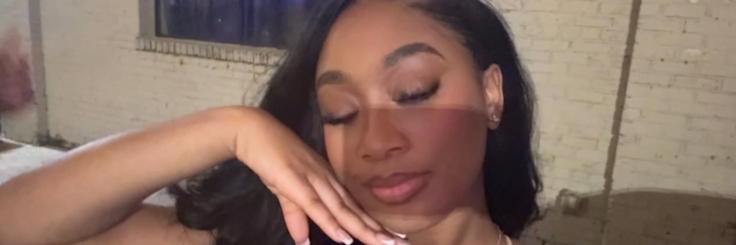 monees_'s profile banner image