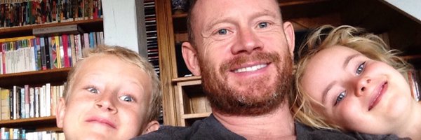 RobertHands7 Profile Banner