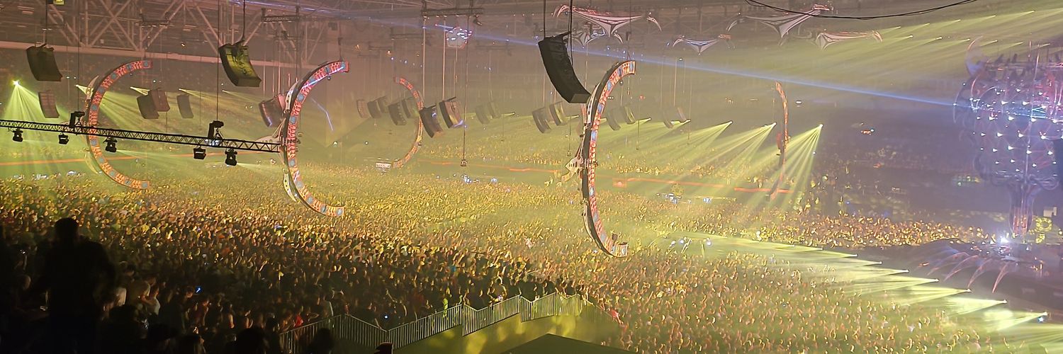 RiotShiftSimp's profile banner image