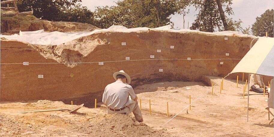AR Red River Archeology banner