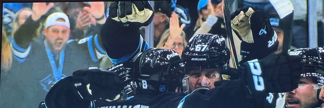 Ryan Reynolds 🦣🤙🏻 banner