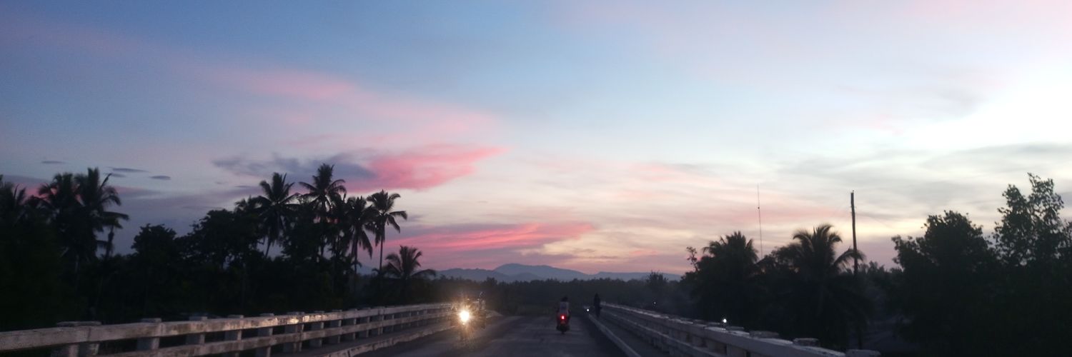 elhazeee's profile banner image