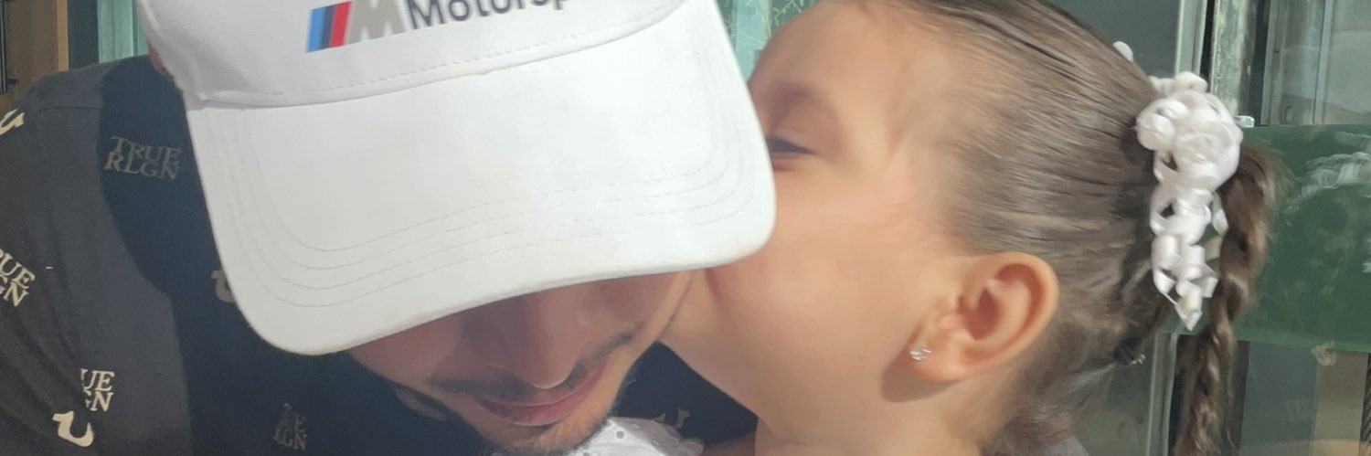 ItzelCamachoG's profile banner image
