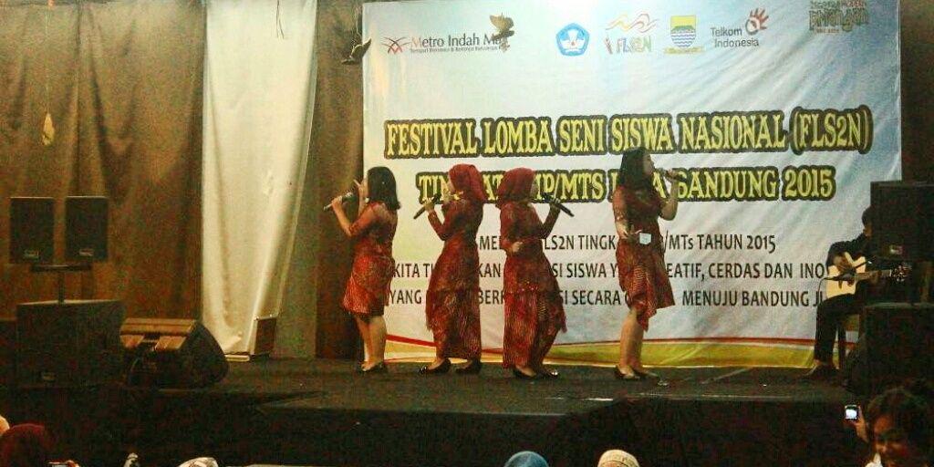 IndahNurMauldi's profile banner image