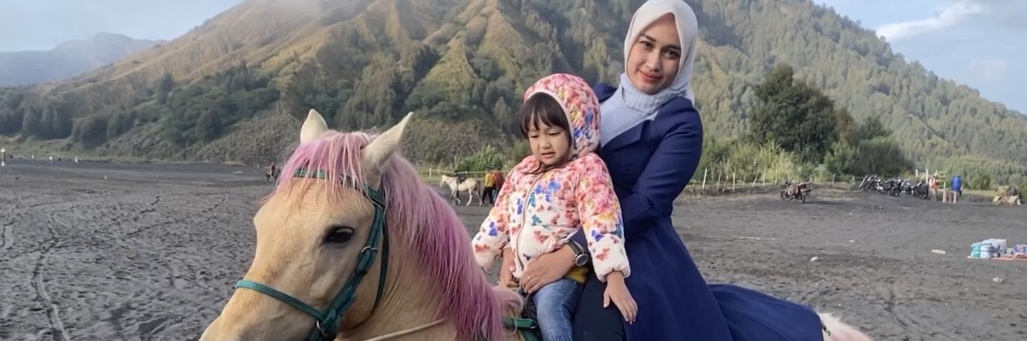 nabilafairuz's profile banner image