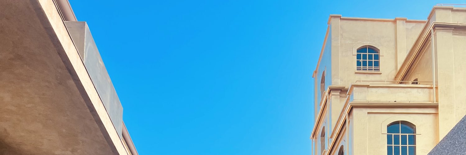 straps banner
