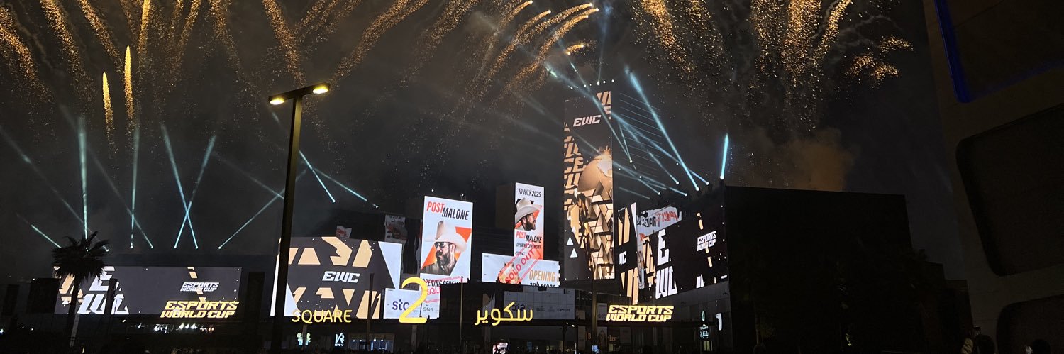 q banner