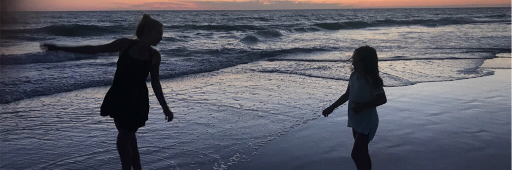 emmatucekk's profile banner image