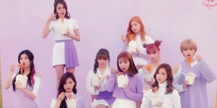 nayeonoon's profile banner image