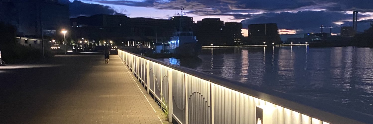 おから担当 banner